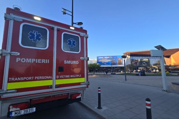 accident grav la city mall o victima este incarcerata intervin descarcerarea si doua echipaje smurd 6948edd64a309