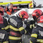accident grav pe dj222 intre pestera si remus opreanu un autoturism s a rasturnat o victima este incarcerata 69352b09d15e7