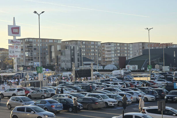 aglomeratie incredibila la mall pentru a treia zi la rand autobuzele nu pot ajunge la capatul de linie vivo constanta 6952873f6f792