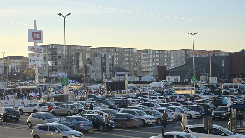 aglomeratie incredibila la mall pentru a treia zi la rand autobuzele nu pot ajunge la capatul de linie vivo constanta 6952873f6f792