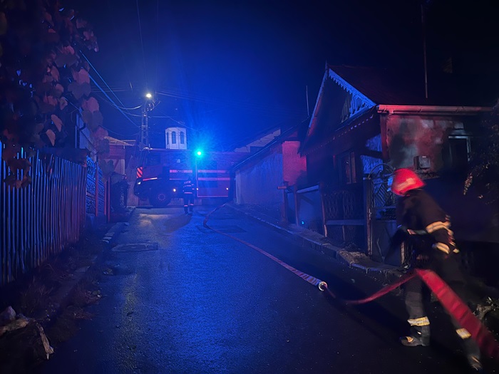 alerta arde o casa din comuna saligny 6946fe180c897