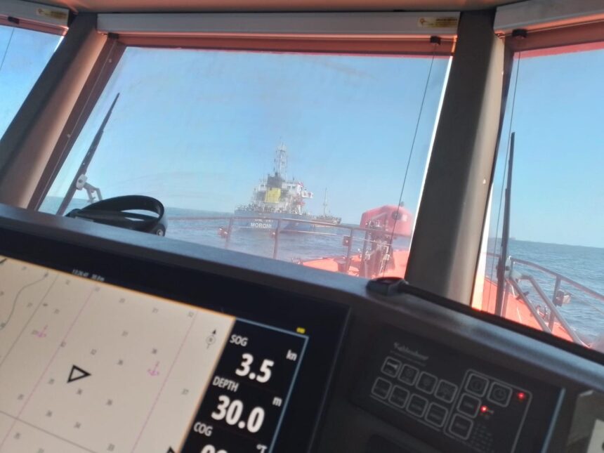 alerta pe o nava sub pavilion liberia ancorata in portul constanta un membru al echipajului primeste ingrijiri medicale 6932a777d8749