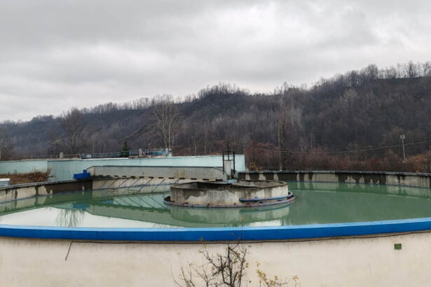 alimentarea cu apa a fost reluata partial in prahova dar autoritatile avertizeaza ca nu este inca potabila 693320eb89582