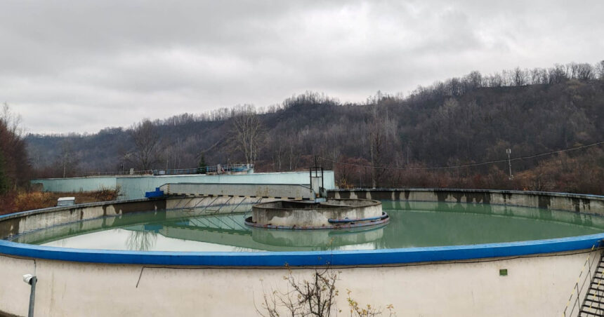 alimentarea cu apa a fost reluata partial in prahova dar autoritatile avertizeaza ca nu este inca potabila 693320eb89582