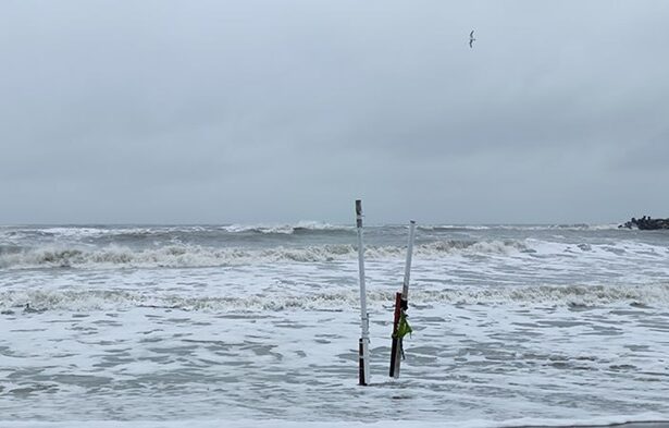 amintiri dintr o alta viata salvamari din mamaia prinsi cand fugeau din tara intr o barca pneumatica furtuna i a adus la mal cum a reactionat securitatea 69516e1c1bd43