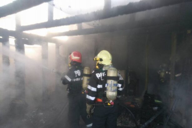 arde o casa in localitatea magura judetul constanta 693fc143ea128