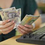 au fost virate platile pentru alocatiile copiilor si indemnizatiile pentru parinti cand isi vor primi romanii banii 6936d6228358a