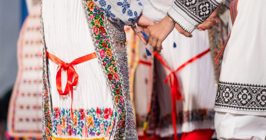 cand se merge la colindat calendarul obiceiurilor traditionale de la craciun pana la anul nou 69483565a2f32