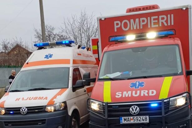 casa cuprinsa de flacari in lumina pompierii intervin cu trei autospeciale si a fost chemat si smurd ul 69342327596f3