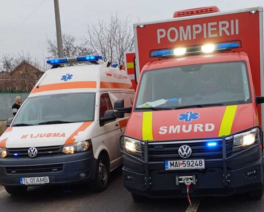 casa cuprinsa de flacari in lumina pompierii intervin cu trei autospeciale si a fost chemat si smurd ul 69342327596f3