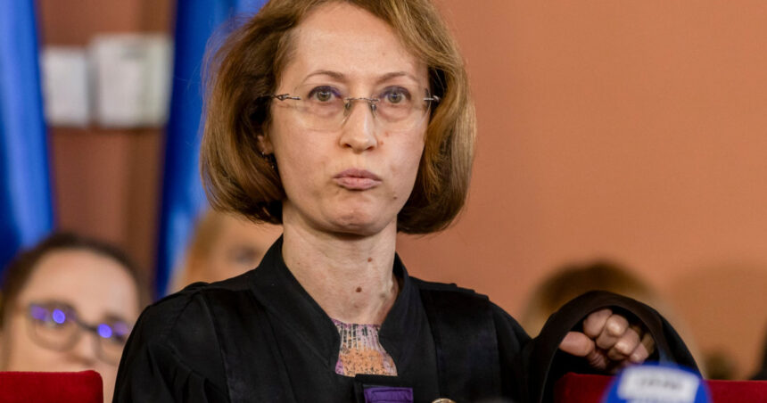 cine este raluca morosanu judecatoarea care a intrerupt conferinta de la curtea de apel si l a aparat pe laurentiu besu 693ac39acbc7c