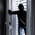 constanta ca in filme recidivistul care a spart casa sefului de la mediu implicat in atacul asupra unui dealer de etnobotanice 69324f703c48a