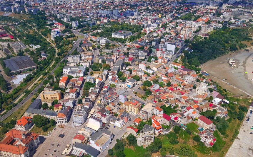 constantenii din zona pietei ovidiu nu au apa la robinete pana la pranz din cauza unei avarii 695380d4d3341