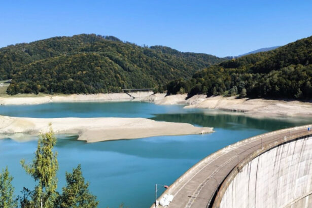 criza apei din prahova continua in trei comune apa ramane nepotabila 693c0e12e861b