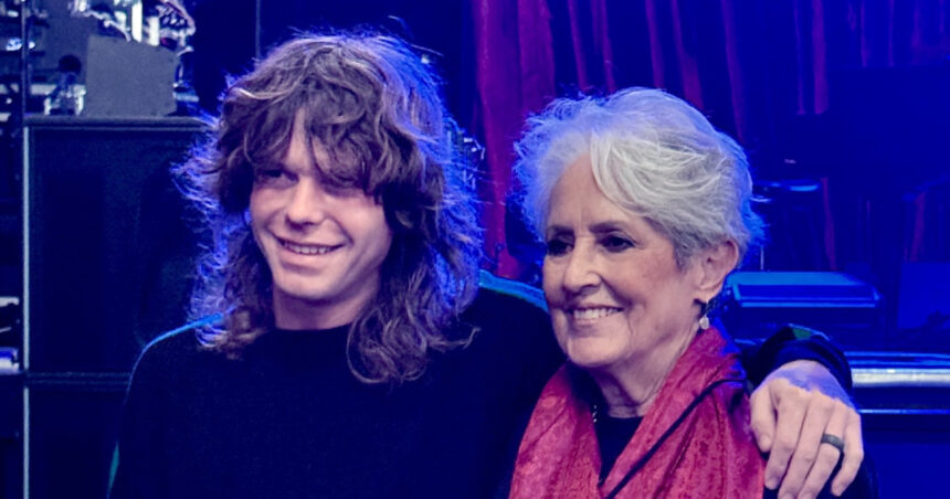 cum se numeste ultima melodie inregistrata de joan baez artista s a intors in studio revoltata de politicile lui trump 6934aaa8c480c