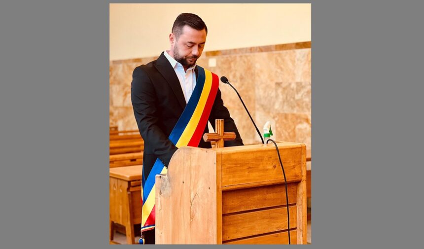 daniel emilian mantea a depus juramantul de primar al comunei lumina astazi de ziua sa de nastere privesc acest moment ca pe un prag de responsabilitate si maturitate 694917fc6d299