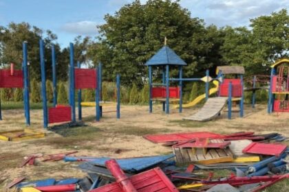 de cine sau de ce depinde reabilitarea locului de joaca tara piticilor 692f85c953fa6