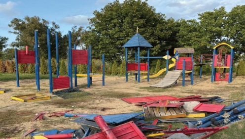 de cine sau de ce depinde reabilitarea locului de joaca tara piticilor 692f85c953fa6