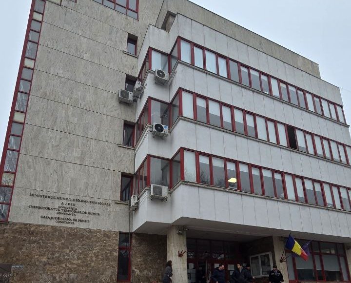 de la 1 ianuarie 2026 platforma revisal nu va mai fi operationala angajatorii sunt invitati sa finalizeze inrolarea in reges online pana la sfarsitul acestui an 693957b43e424