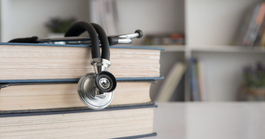 dna profesori de la facultatea de medicina din galati trimisi in judecata pentru mita in bani si bijuterii la examenul de rezidentiat 6953d0189129f