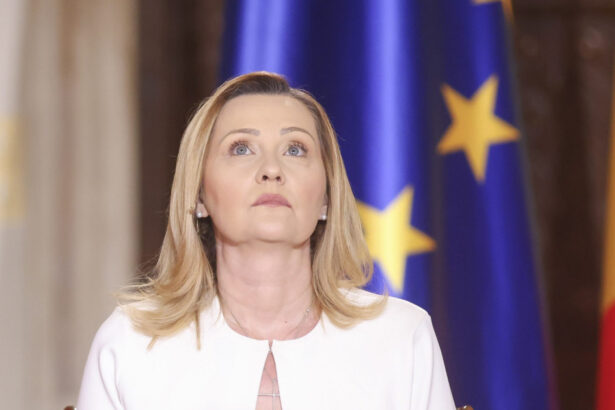 elena lasconi la un an de la anularea alegerilor sistemul disperat sa tina cu dintii de putere a dat de pamant cu democratia 6933f0732aab5