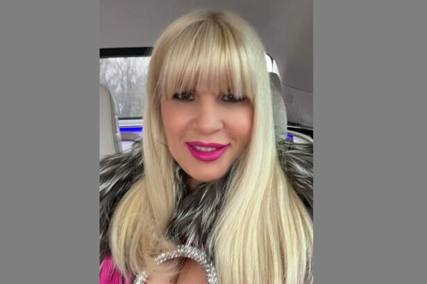 elena udrea isi sarbatoreste ziua de nastere iti multumesc doamne pentru ca astazi de ziua mea sunt din nou o mama fericita 694e53796319b