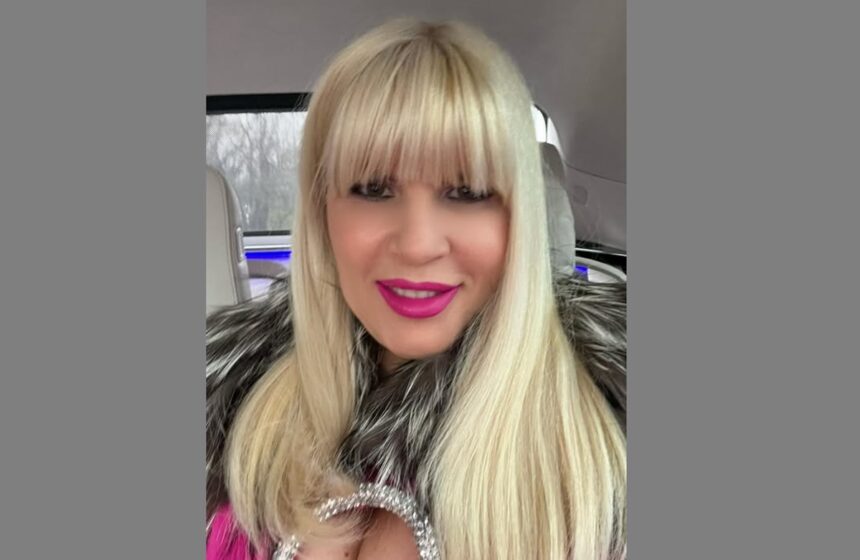 elena udrea isi sarbatoreste ziua de nastere iti multumesc doamne pentru ca astazi de ziua mea sunt din nou o mama fericita 694e53796319b