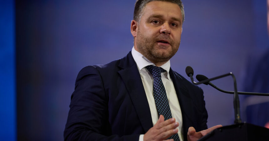 exclusiv cum vrea ciucu sa colaboreze cu fostii rivali din campania electorala cred ca nu mai e timp de razboaie in viitor 693ebf2236764