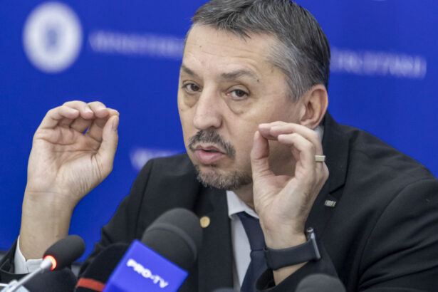 exclusiv daniel david dupa criticile lui nicusor dan privind educatia din romania avem prea multe umbre pentru un sistem public 692ec68a9c8d8