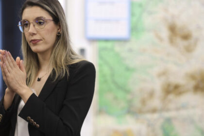 exclusiv diana buzoianu seful de la esz m a amenintat cu sindicatele daca ma ating de el spune ca e un om periculos si are sustinere politica 69320b2c31ab5