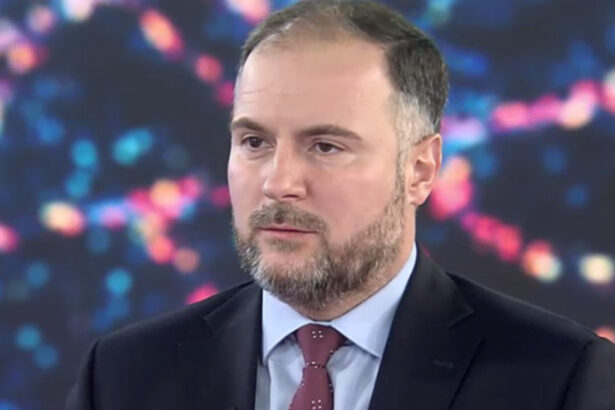 exclusiv rares hopinca primarul psd al sectorului 2 este cazul ca doamna ministru buzoianu sa plece trebuie sa existe o raspundere politica 69388a1068871