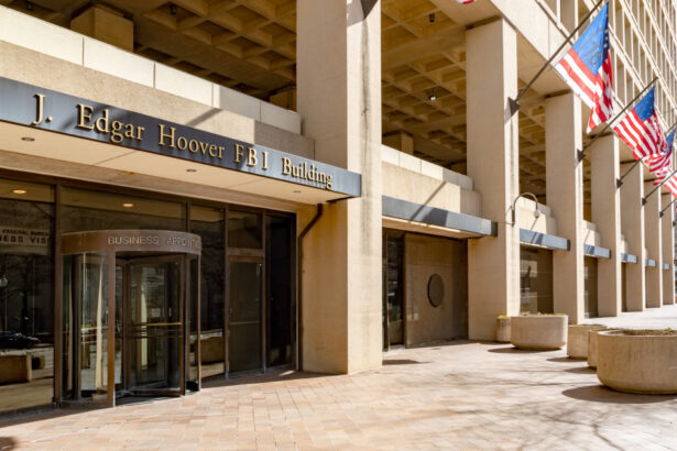 fbi inchide sediul istoric din washington anuntul directorului kash patel despre unde vor lucra agentii 694fcd8a85546