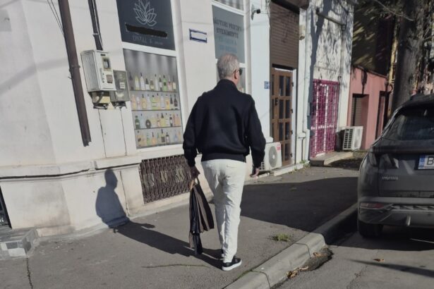 florin vizan cu pantalonii pe umeras 692d9b47c77ff