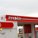 fostul proprietar al unui celebru site pentru adulti intentioneaza sa cumpere lukoil 693131343d6be