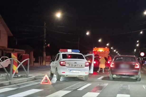 foto autoturism bmw implicat intr un accident in valu lui traian la o trecere de pietoni 694ae80f78b02