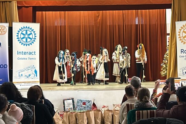 foto clubul rotary cetatea tomis bucurii pentru copiii din centrul de zi agigea centrul orizont lumina si din casele de tip familial din lumina daruri pregatite cu grija le au adus zambetul pe chip 694bde25b730d