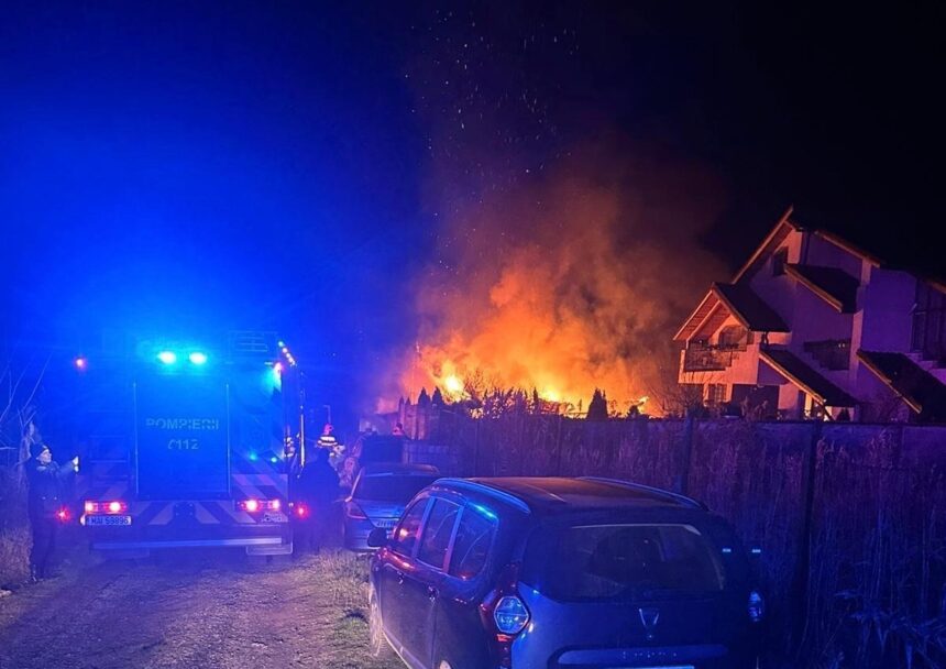 foto incendiu puternic intr o gospodarie din municipiul tulcea 693dc3cdd3bb0