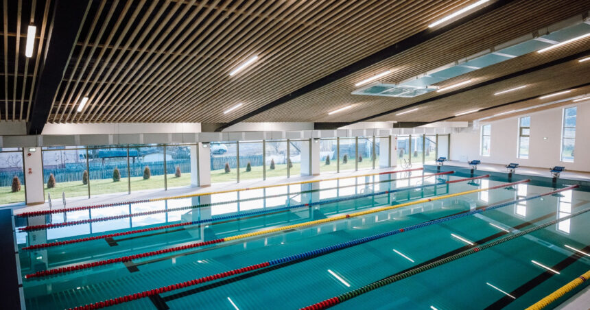 foto primul bazin de inot eficient energetic din tara inaugurat la sovata investitie de 226 milioane de lei 6946e3e44e035