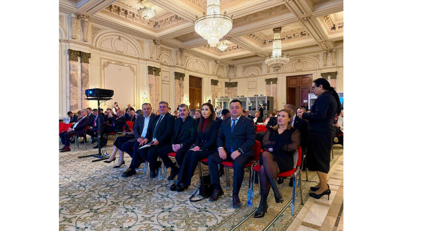 foto reprezentantii udttmr condusi de gelil erseghep au particiat la celebrarea zilei minoritatilor nationale la palatul parlamentului 69439d443e330