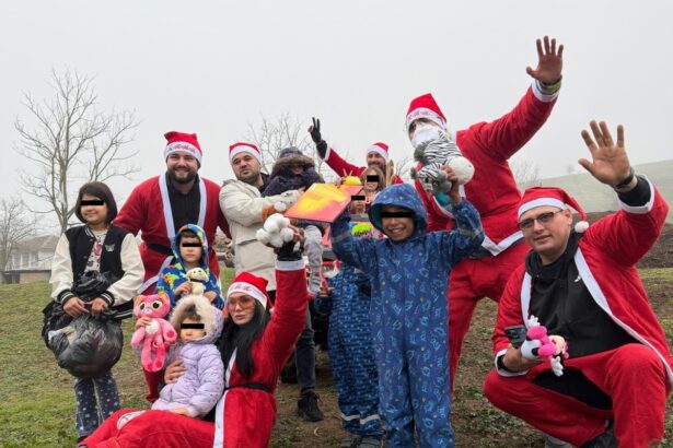 foto video membri ai grupului atv off road constanta au adus bucuria craciunului in familiile nevoiase din toate satele comunei lipnita 69496c6b2b4ab