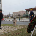 galerie foto nicusor dan a depus o coroana de flori la monumentul eroilor revolutiei din 1989 din piata universitatii 6947c19306b11