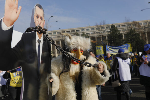 galerie foto profesorii protesteaza in piata victoriei demnitatea nu se negociaza sindicatele cer demiterea ministrului daniel david 6939802a88f08
