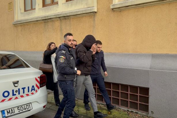 galerie fotovideo el este politistul din cernavoda care a snopit in bataie un barbat si l a lasat sa plece noaptea plin de sange 693a9ac55782e