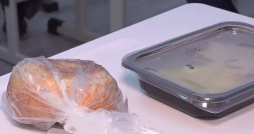 guvernul vrea sa aloce 15 lei in plus la masa zilnica a elevilor e ceva de ras nici macar un ziar nu iei de banii astia 69438d9af1c65