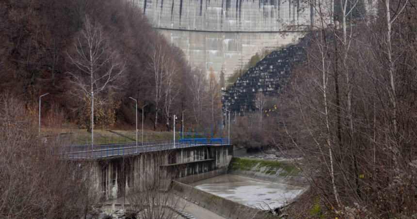 hidroelectrica reporneste in aceasta noapte hidroagregatele de la barajul paltinu 69406f8c0a70d