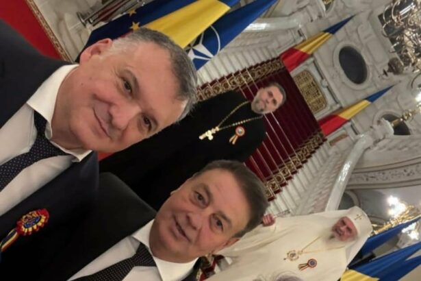 imaginea momentului surprinsa la receptia de la cotroceni mitroi si hutuca unul langa altul 692e0a1752bc2