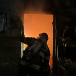 incendiu puternic la o locuinta din pecineaga cinci persoane s au autoevacuat un barbat a primit ingrijiri medicale 6937b8c3c94ae