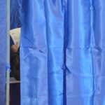 incident la sectia de votare 479 din lumina un alegator si a fotografiat votul 6935356a9a902