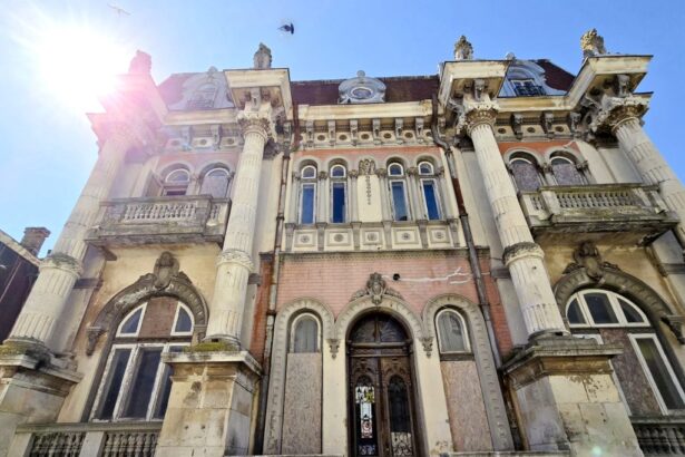investitorii readuc la viata patrimoniul istoric din zona peninsulara a constantei casa cu lei si cabaret britania in plin proces de reabilitare 692ccdab7cd0a