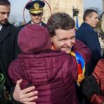 ionut spp istul care a starnit furori pe internet a revenit langa presedintele nicusor dan 692df8aa7fe9b